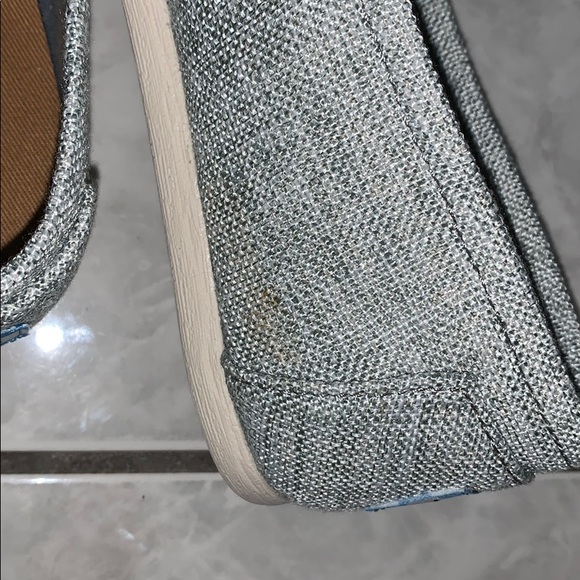 Tom’s Classic Dirzzle Grey Mettalic Woven - Picture 6 of 7